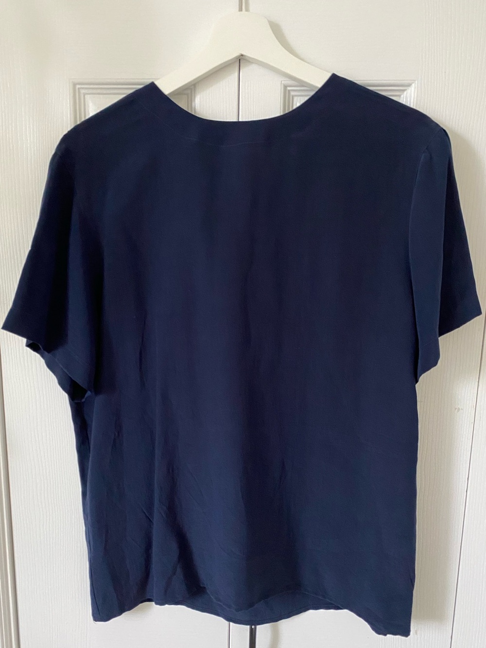 Evan Picone 100% Silk Navy Short-Sleeve blouse with button back Size 10
